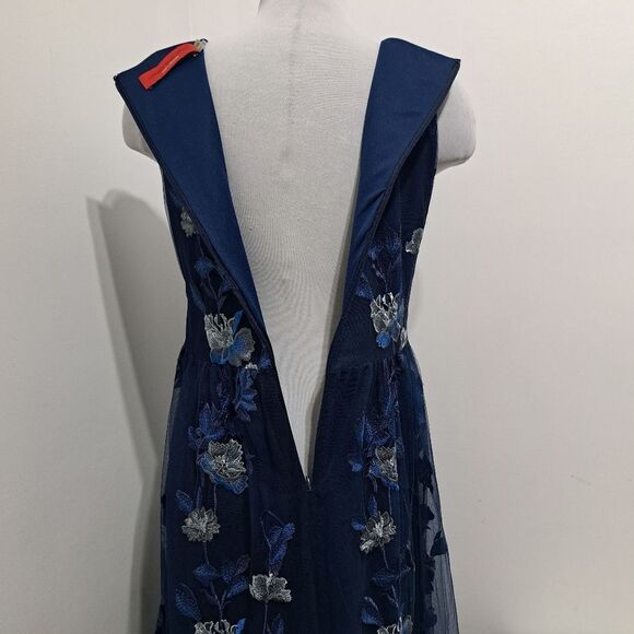 Carmen Marc Valvo Infusion Embroidered Floral Whimsygoth Party Dress Size 8 Navy - Picture 13 of 15